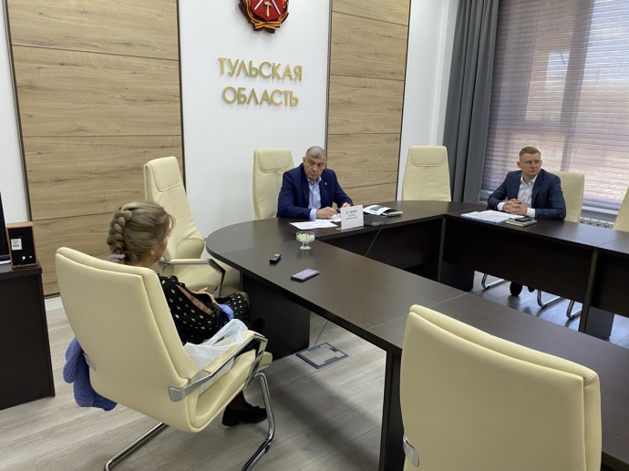 Зампред правительства Тульской области встретился с туляками