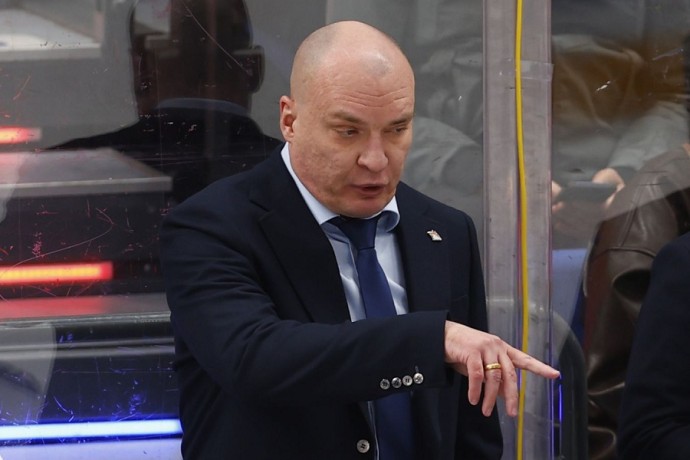 В КХЛ два тренера едва не подрались после матча: "Если бы я ударил, он бы не встал"