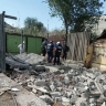 Человека завалило при обрушении стены дома в Астрахани