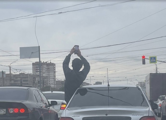 В Магнитогорске поймали водителя без прав и с нечитаемыми номерами В Магнитогорске поймали водителя без прав и с нечитаемыми номерами