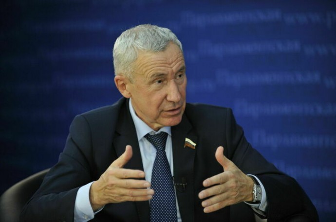 Сенатор Климов: Для решения конфликта на Украине нужна договоренность РФ и США