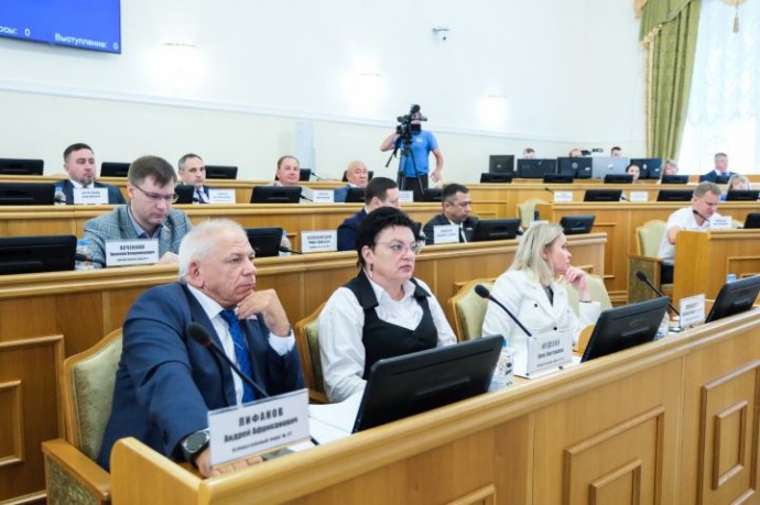 В Астраханской области детям ограничили пребывание в заведениях в ночное время