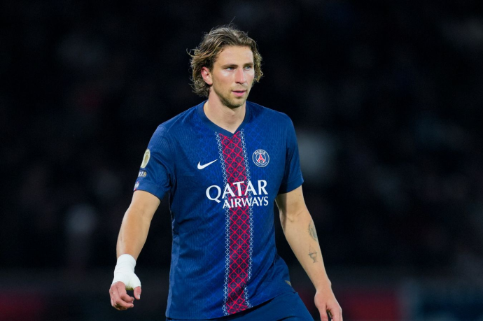 Французский журналист назвал украинца Забарного "катастрофой" для ПСЖ Французский журналист назвал украинца Забарного "катастрофой" для ПСЖ