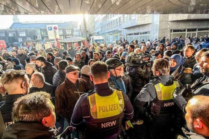 Германия — Ограбление без входа: сейфы вскрыли через стену Германия — Ограбление без входа: сейфы вскрыли через стену