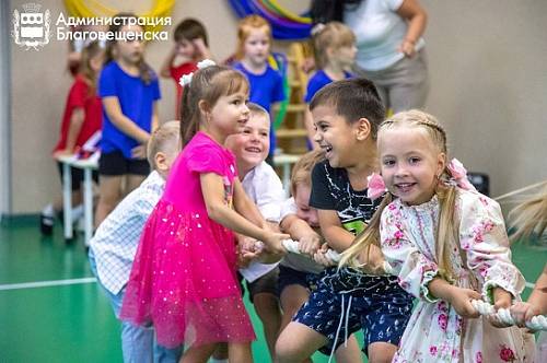 В Благовещенске родители могут водить малышей в частные детсады со скидкой 10 тысяч рублей