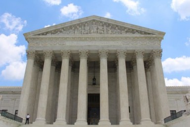 Сильно сдвинулся: Верховный суд США нанес очередной удар по радужному лобби