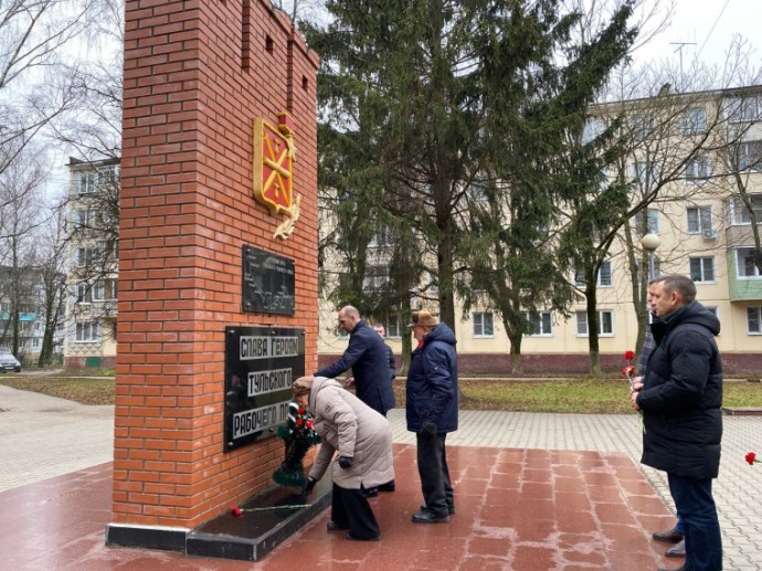 В Туле прошли памятные митинги в честь 84-й годовщины обороны города