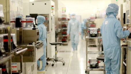 Китайская SMIC столкнулась с проблемами при эксплуатации зарубежного оборудования в условиях санкций