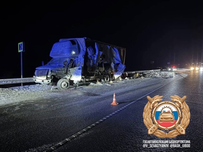 Страшная авария с погибшим: в Башкирии грузовик столкнулся со встречным «ГАЗом»