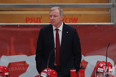 Главному тренеру "Спартака" стало плохо по ходу матча против "Локомотива"