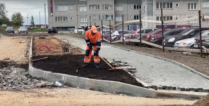 В Кирове завершают строительство проезда к детсаду на Энтузиастов