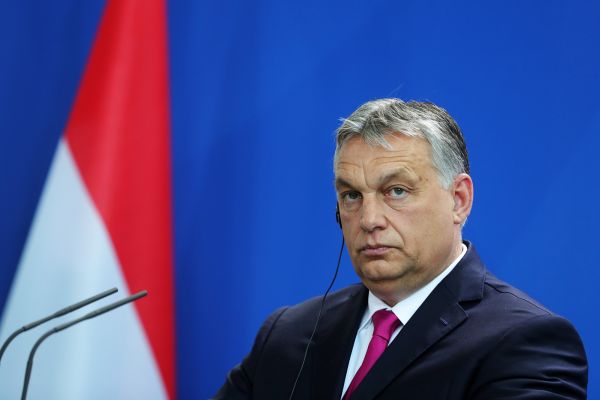 Орбан призвал Европу к переговорам с Путиным