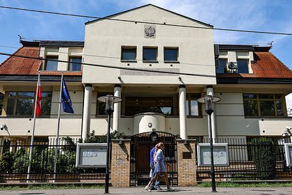 Консульство Польши в Калининграде приостановило приемы