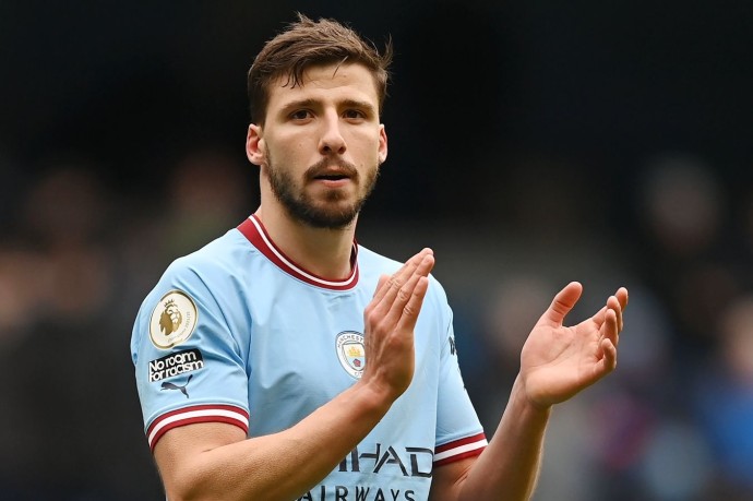 Защитник "Манчестер Сити" Рубен Диаш сделал татуировку на русском языке Защитник "Манчестер Сити" Рубен Диаш сделал татуировку на русском языке