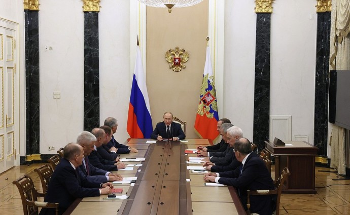 Владимир Путин провел совещание с членами Совбеза