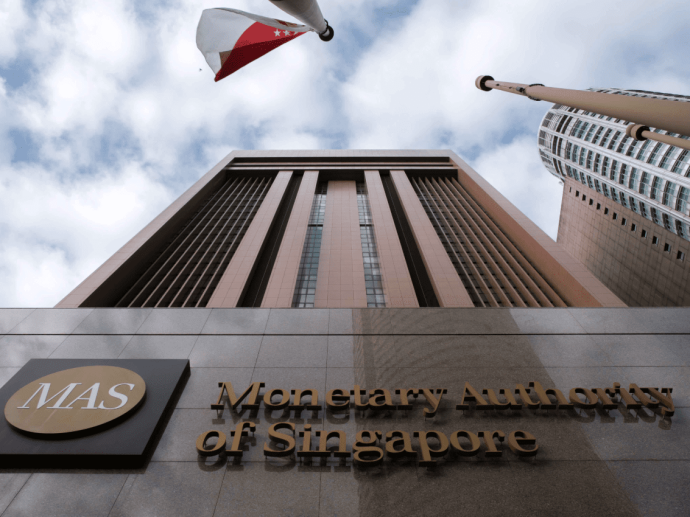 ЦБ Сингапура предложил ввести персональную ответственность для топ-менеджмента банков за связанные с ИИ риски ЦБ Сингапура предложил ввести персональную ответственность для топ-менеджмента банков за связанные с ИИ риски