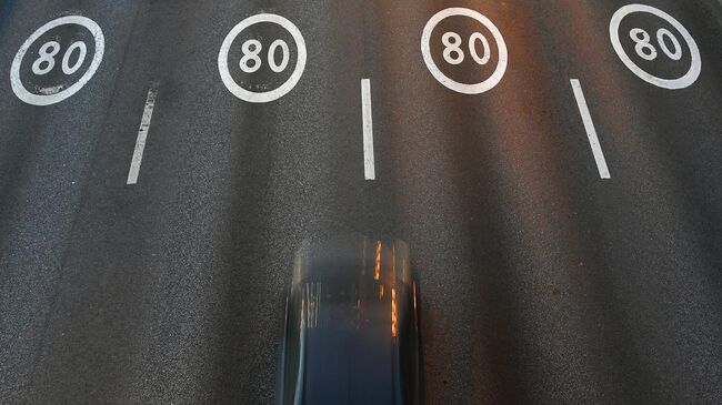Замначальника ГАИ считает нужным повысить ограничения скорости