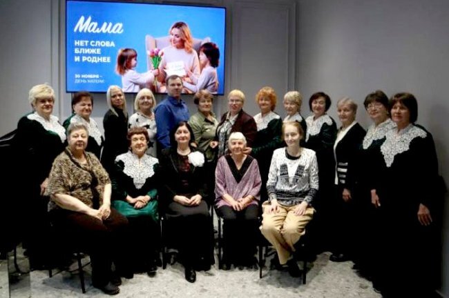 Депутат Иванов поздравил виновниц праздника с Днем Матери