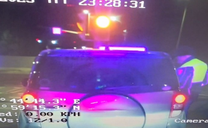 "Меня мама не простит": 16-летнего водителя на Toyota Rush задержали инспекторы в Южно-Сахалинске "Меня мама не простит": 16-летнего водителя на Toyota Rush задержали инспекторы в Южно-Сахалинске