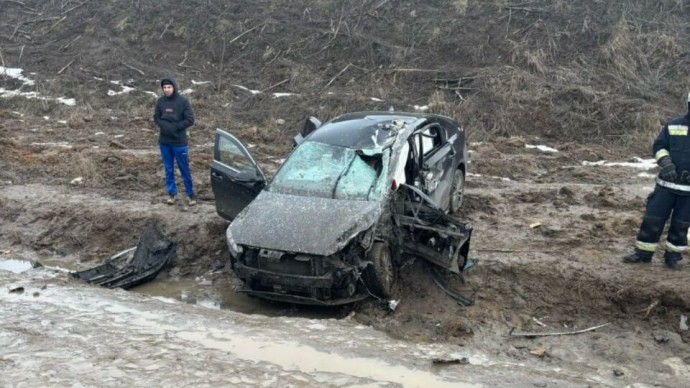 Под Петербургом водитель легковушки погиб в ДТП с самосвалом