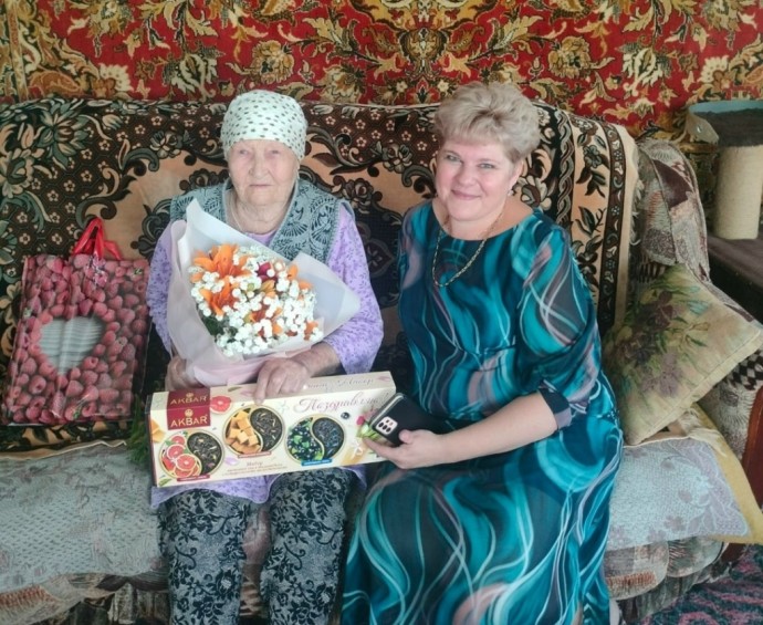 Долгожительницу Иркутской области поздравили со 107-летием