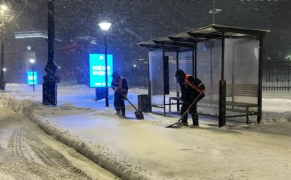 111 единиц техники и 60 рабочих вышли на расчистку в Южно-Сахалинске