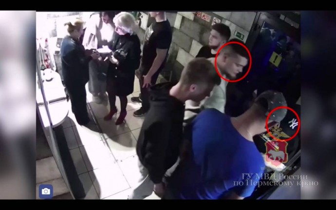 Полиция ищет двух мужчин, избивших посетителя в одном из заведений Перми