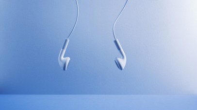 Врач Елизарова: наушники летом могут вызвать ряд инфекционных заболеваний