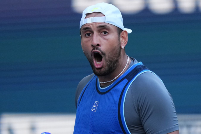 Кирьос обыграл Соболенко в так называемой "Битве полов"