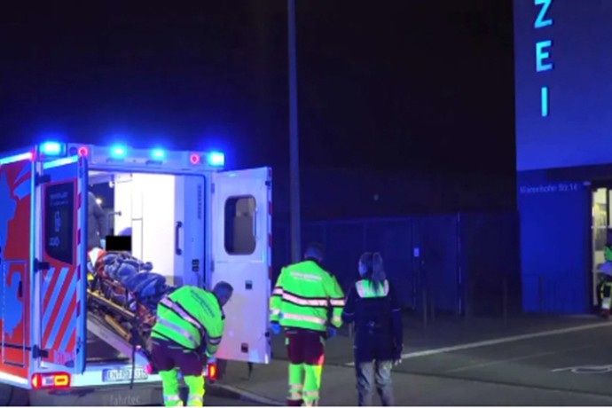 Германия — Нож в руке как аргумент года