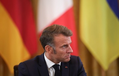 Макрон планирует назначить нового премьера в ближайшие дни