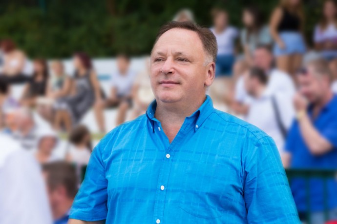 Олег Валенчук поздравил кировчан с Первомаем