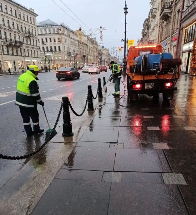 Потепление вернуло осенний режим в Петербург: как город справлялся с погодными качелями
