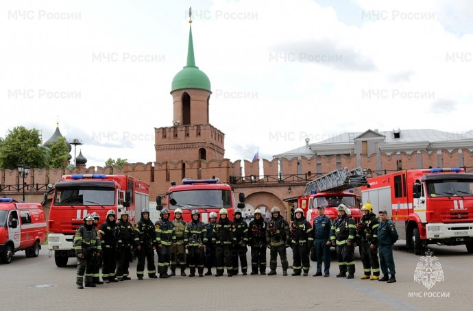 Спасатели провели учения в Тульском кремле