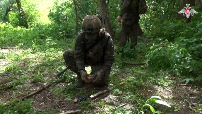 Сапёры продолжают разминировать освобожденную территорию на Харьковском направлении