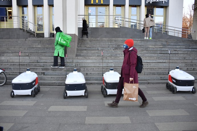 В Москве установили правила работы роботов-курьеров