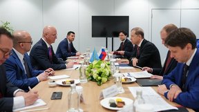Денис Мантуров встретился с первым вице-премьером Казахстана Романом Скляром