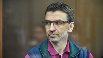 Суд продлил арест экс-министру Абызову