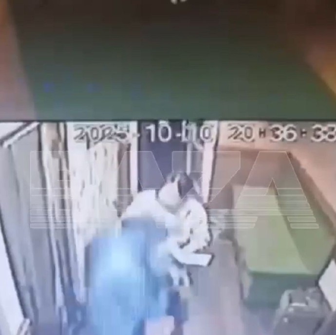 Во Владивостоке банда подростков-грабителей терроризирует местные кафе Во Владивостоке банда подростков-грабителей терроризирует местные кафе