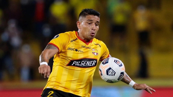 На 34-м году жизни после нападения погиб футболист "Барселоны" Пинейда