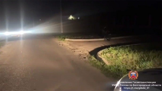 В Белгороде несовершеннолетний парень пострадал при падении с мопеда
