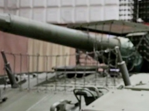 На танках Т-80БВМ, поставляемых в войска, стали применять защиту водителя