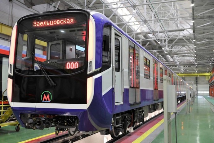 «Трансмашхолдинг» отправил в Новосибирск первый современный поезд метро