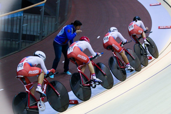 Российские велогонщики попали в больницу после падения на чемпионате мира Российские велогонщики попали в больницу после падения на чемпионате мира
