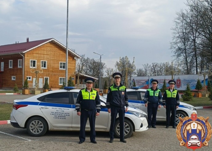 Сотрудники тульской ГАИ помогли водителю после ДТП