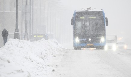 Дептранс Москвы сообщил о подготовке автобусов и электробусов к работе в зимний период
