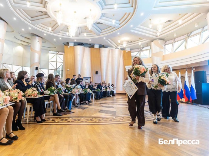 В Белгородской области повысят размер стипендий для одарённых детей, сообщил Гладков