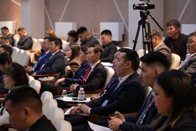 В Якутске прошел форум «Муниципалитеты 2.0: ИИ как драйвер развития территорий» В Якутске прошел форум «Муниципалитеты 2.0: ИИ как драйвер развития территорий»