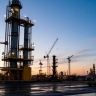 Нефтяной потолок пробит: в США ждут нового ценового пика в ближайшие недели