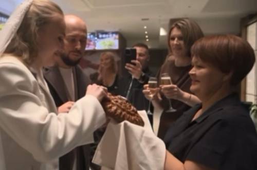 Влюбленные из Благовещенска сыграли свадьбу в Хэйхэ